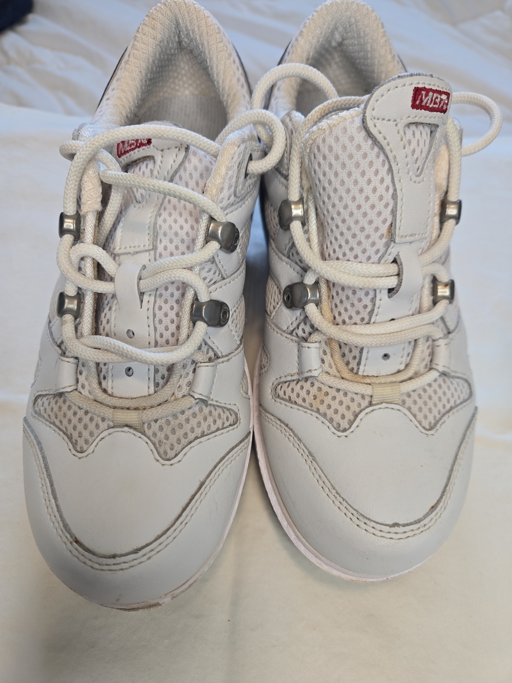 MBT Sport 04 Women’s US 6  White Leather Distinct Rocher Bottom Sole 0613